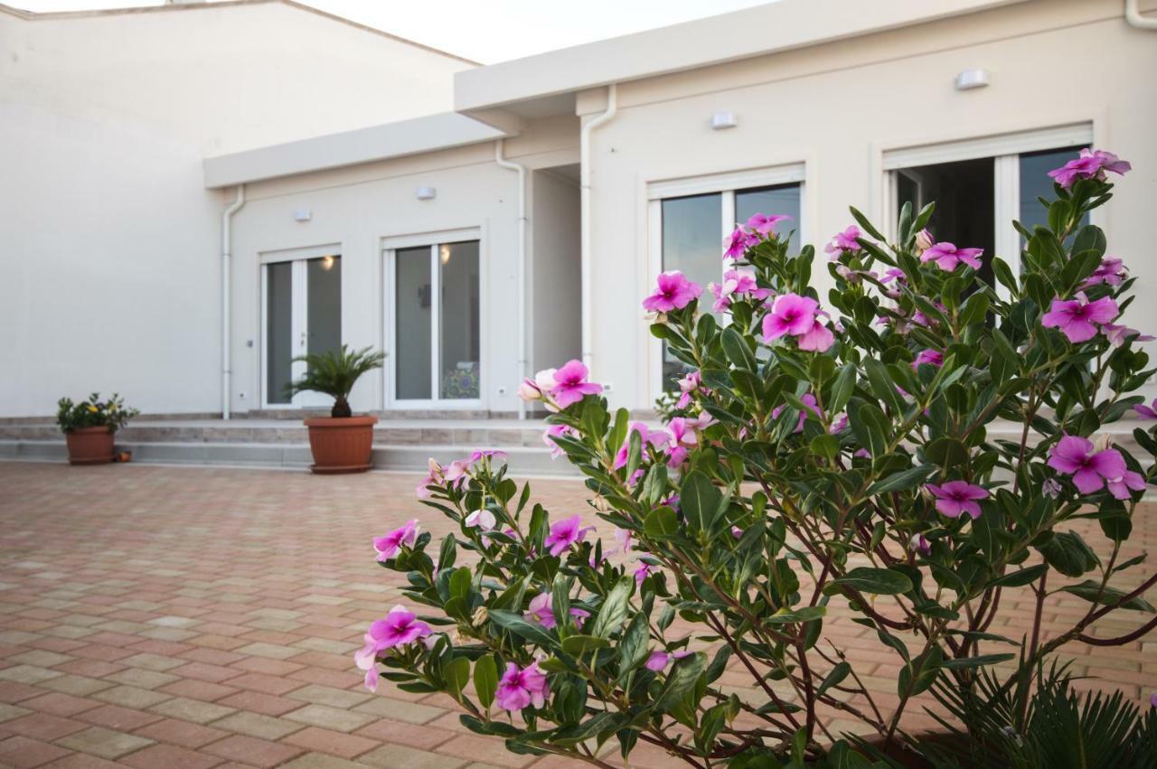 Edone Bed and Breakfast Maruggio Exteriör bild